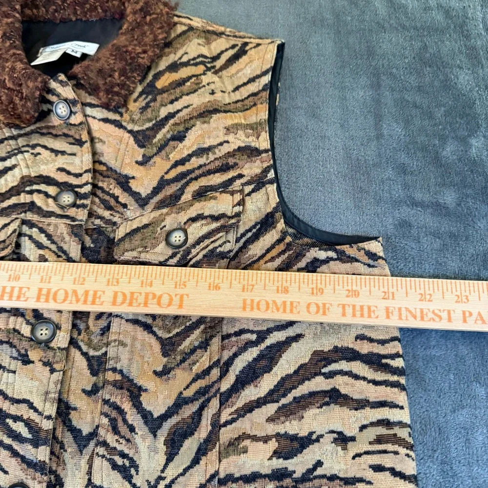 Coldwater Creek Tiger Print Tapestry Vest Fuzzy Collar Sleeveless Womens Medium - Picture 6 of 8